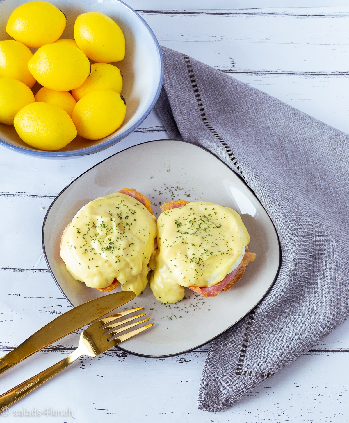 air-fryer-poached-eggs-for-eggs-benedict-salads-for-lunch